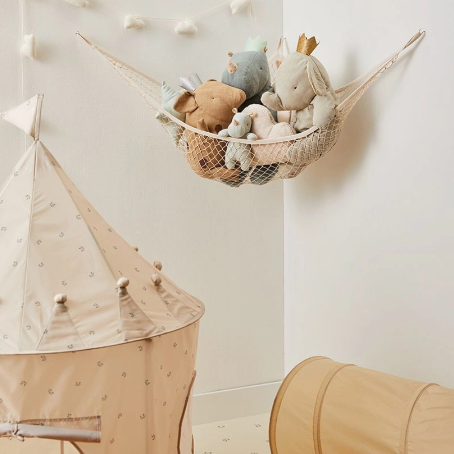 This 3 Sprouts Toy Hammock, is a space saving toy storage solution that is designed to fit in any corner of your child's room.