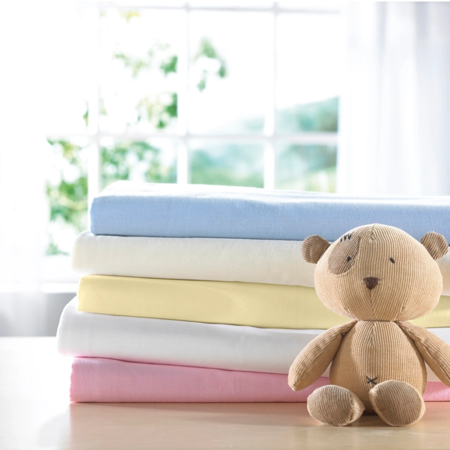 Bear Essentials Jersey Interlock Pram Fitted Sheets 2 Pack in White are designed to provide both comfort and style for your little one’s sleeping space..