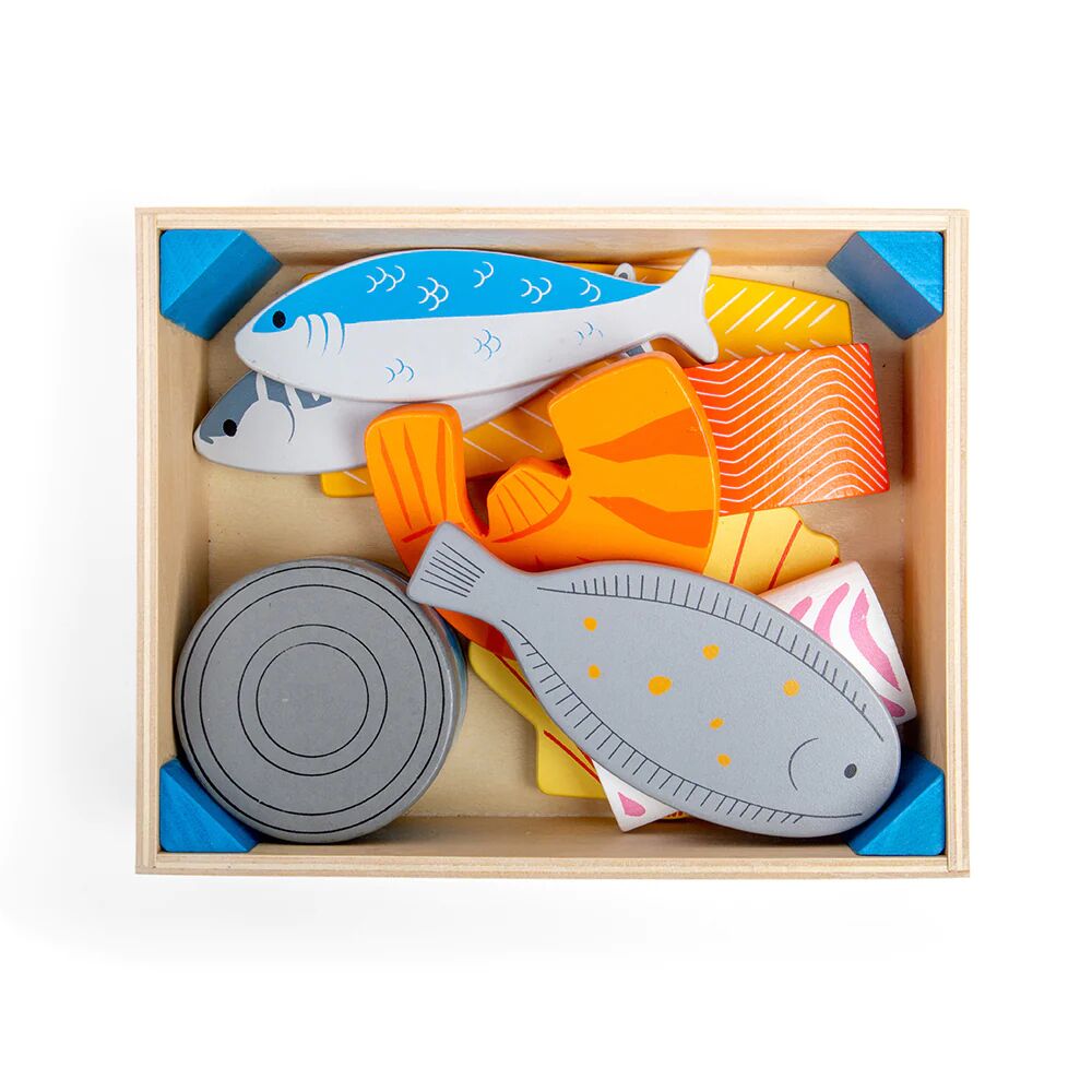 Bigjigs Seafood Crate includes a selection of fish such as salmon, tinned tuna, prawn and more, Fresh from the Fishmongers !