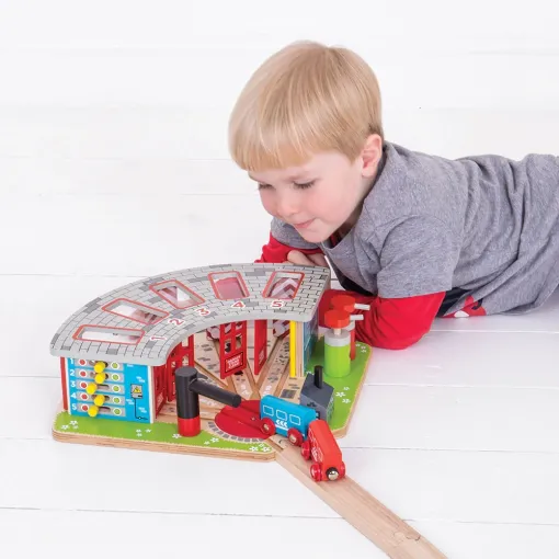 Bigjigs Rail 5 Way Engine Shed 4