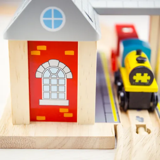 Bigjigs Toys Railway Station 4