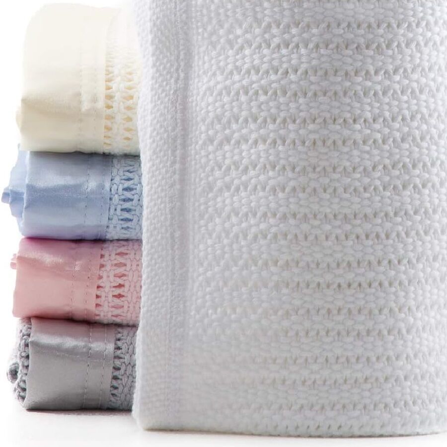 DK Glovesheet Organic Cellular Blanket is a wonderfully soft baby blanket