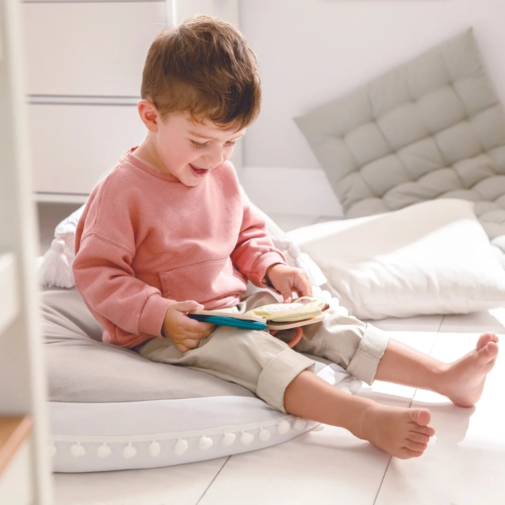 Hape Bella Baby Book 1