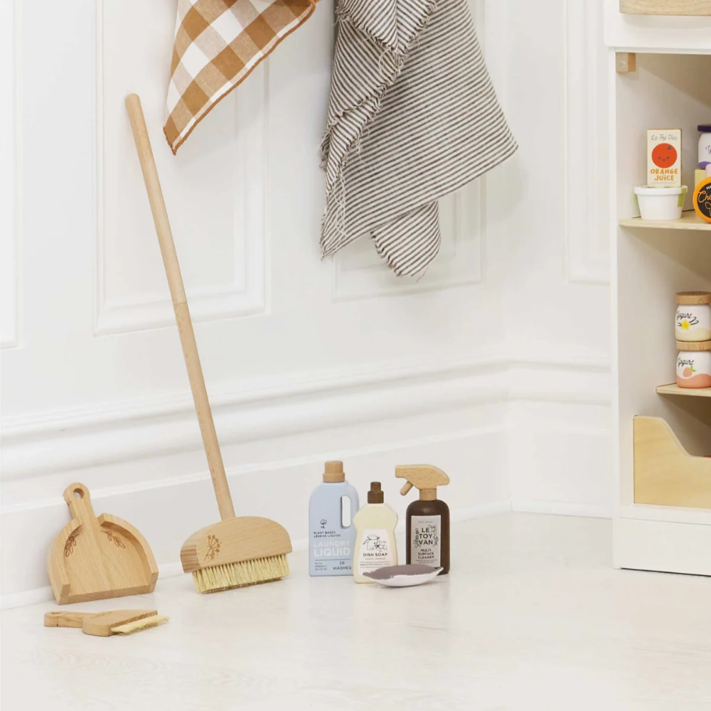 Le Toy Van 7 Piece Eco friendly Cleaning Set 3