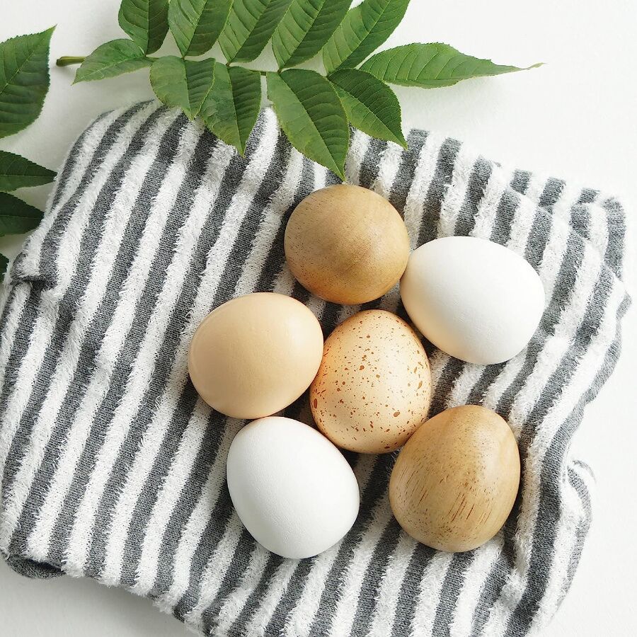 Le Toy Van Farm Eggs Half Dozen Crate - Image 2