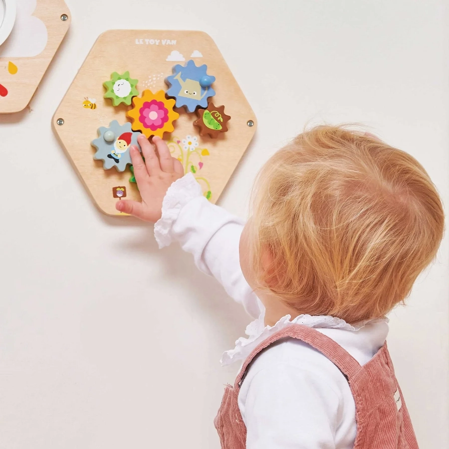 Le Toy Van Gears Activity Tile 2