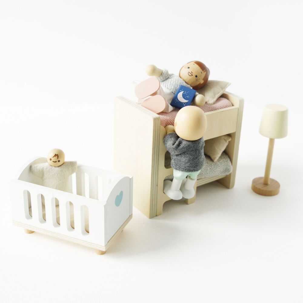 Le Toy Van My Family Wooden Dolls - 7 Piece - Image 11