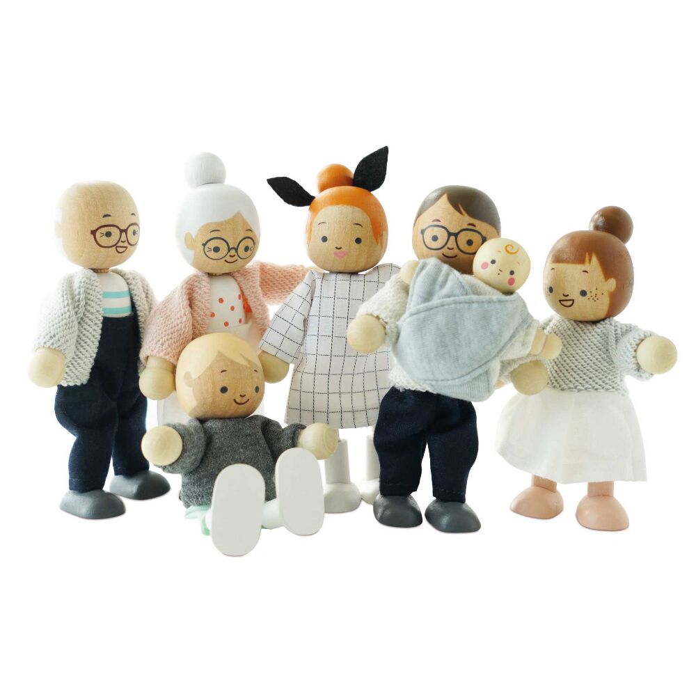 Le Toy Van My Family Wooden Dolls are a wonderful set of 7 posable dolls including Mom, Dad, Children, Baby and Grandparents