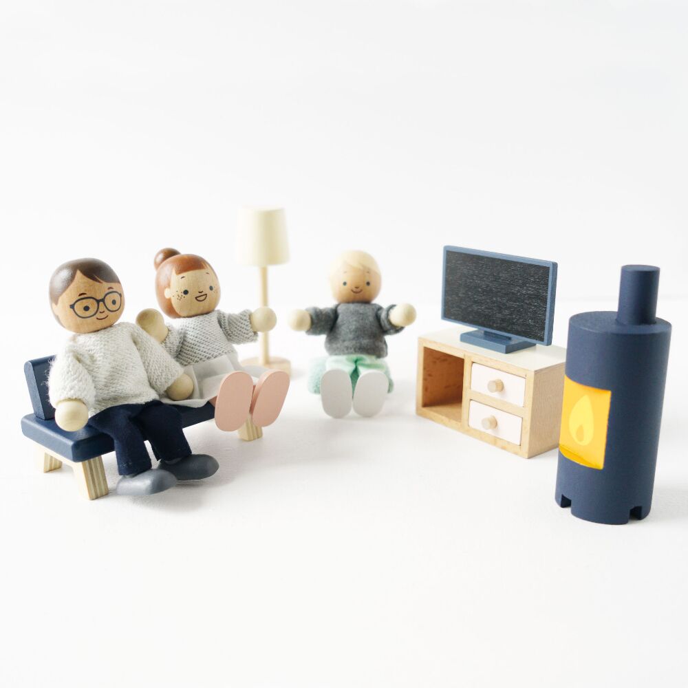 Le Toy Van My Family Wooden Dolls - 7 Piece - Image 3