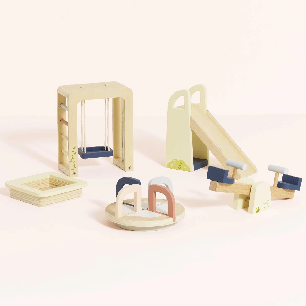 Le Toy Van Outdoor Playset 3
