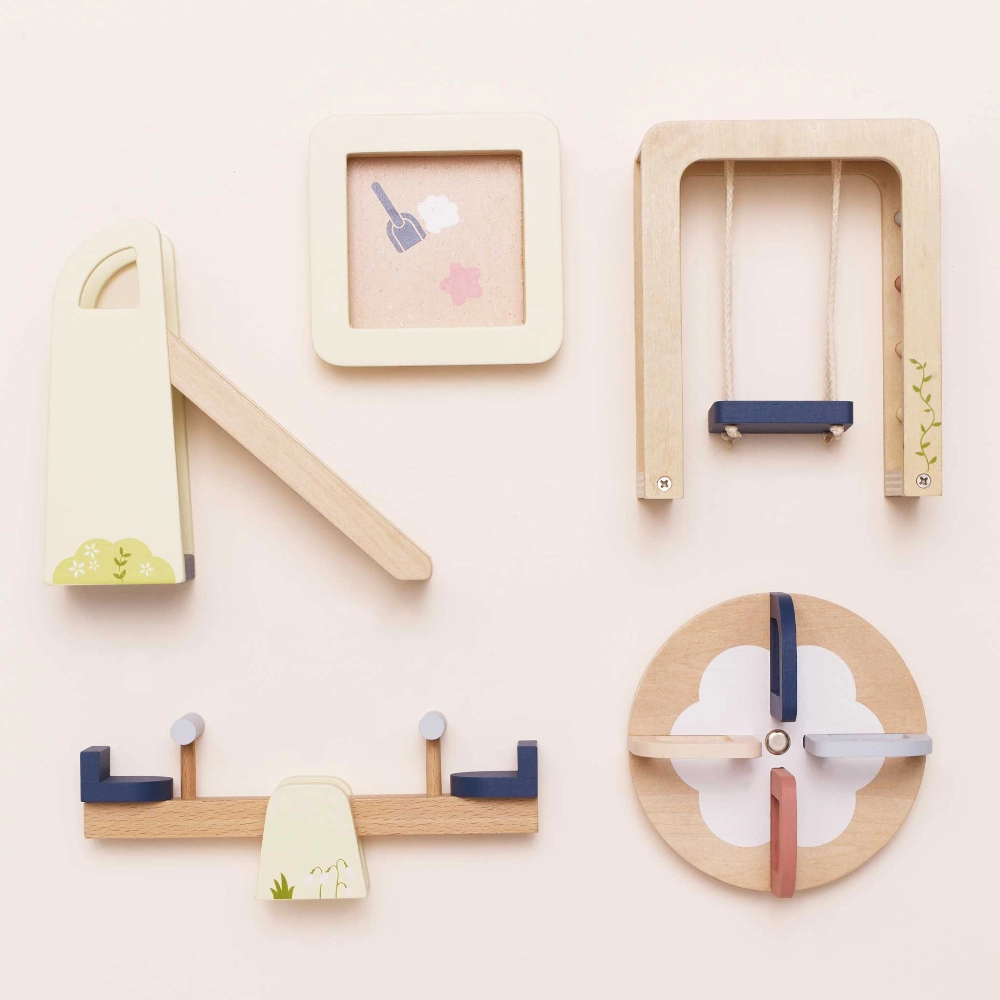 Le Toy Van Outdoor Playset 4