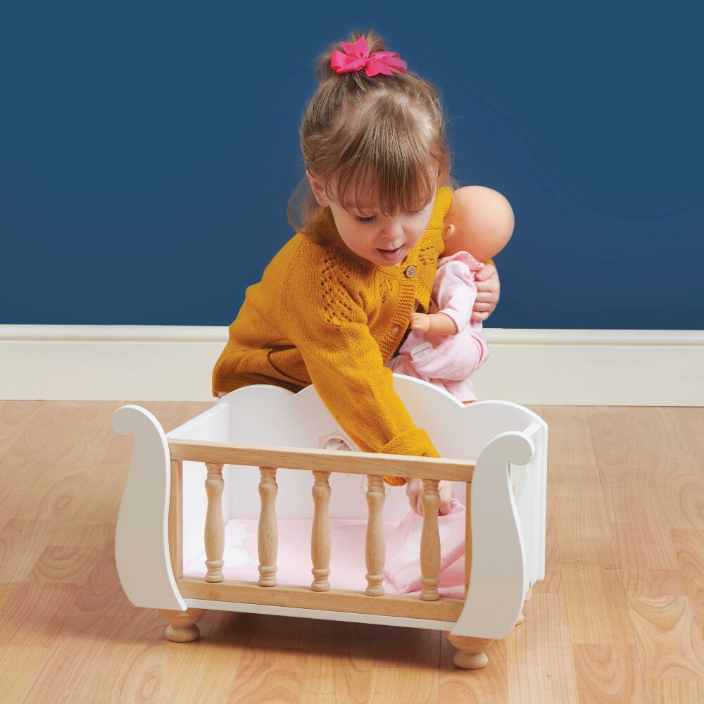 Le Toy Van Sleigh Doll Cotbed - Image 2