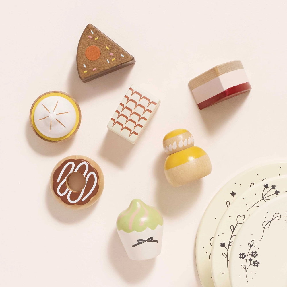 Le Toy Van Three Tier Patisserie Cake Stand 2