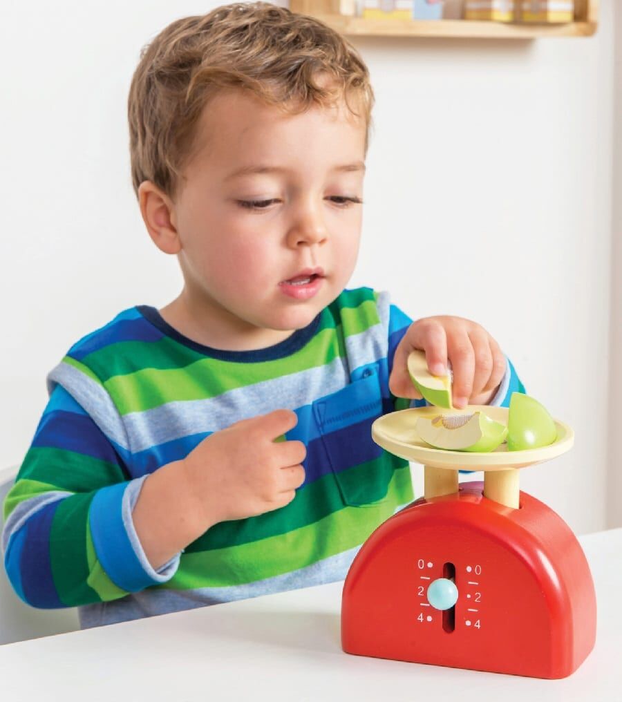 Le Toy Van Weighing Scales - Image 4
