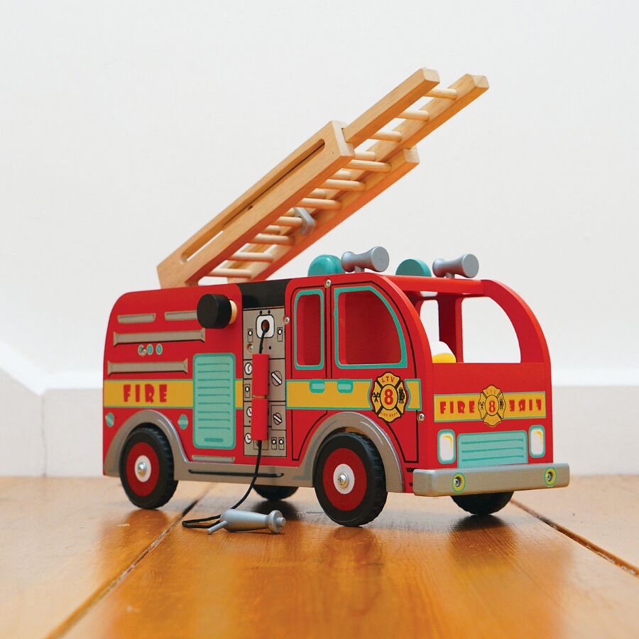 Le Toy Van Fire Engine - Image 2