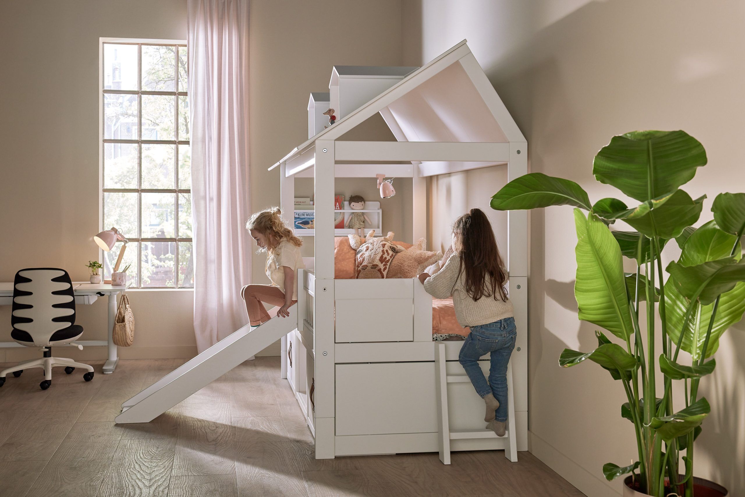 Lifetime Beach House Cabin Bed With Slide - Image 8