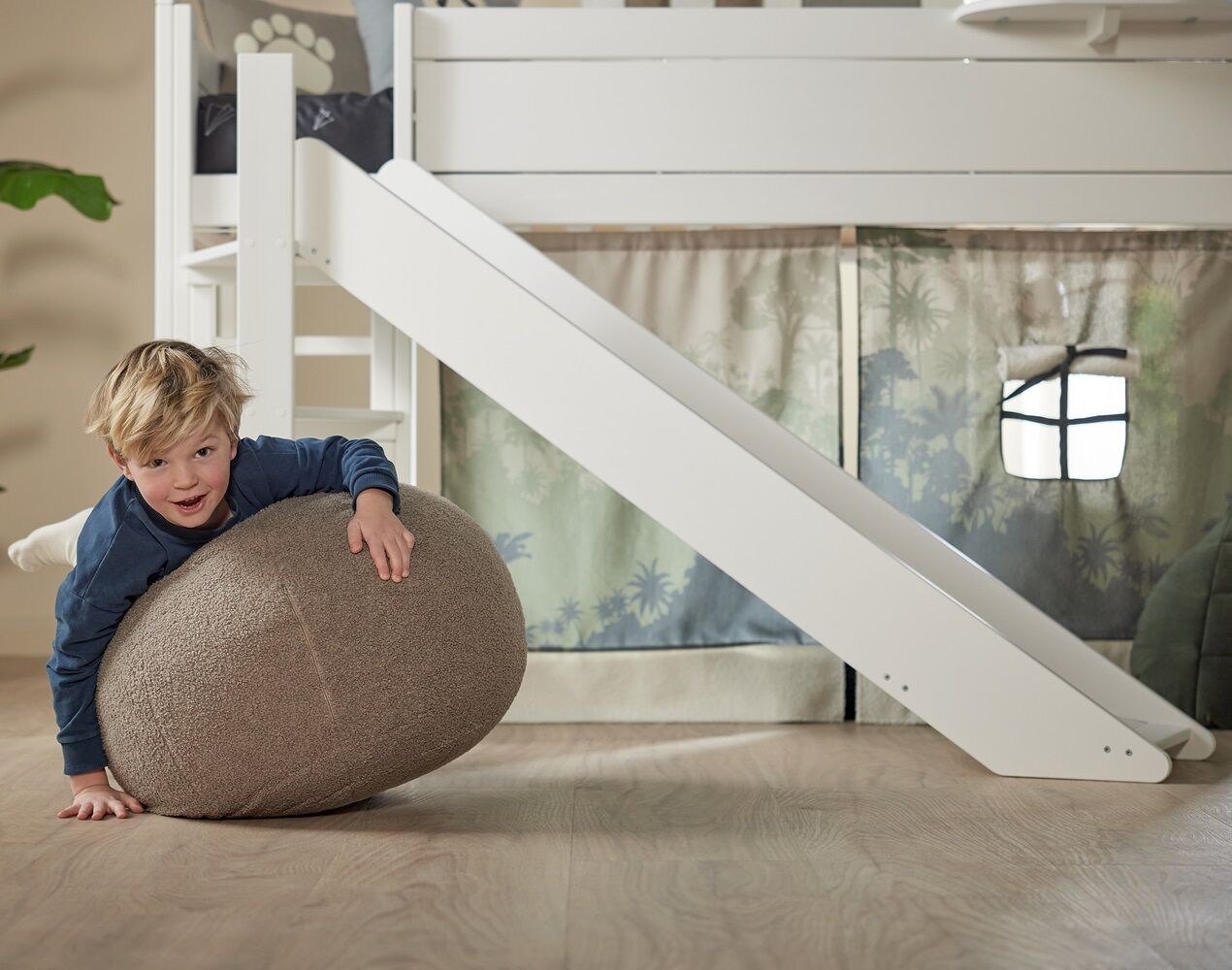 Lifetime Bed With Slide 4