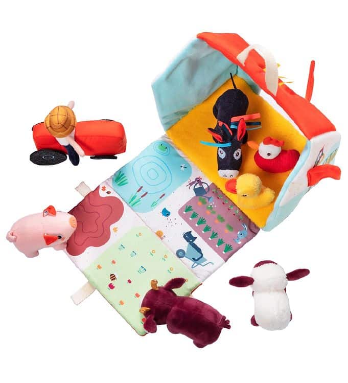 Lilliputiens My First Farm is a little soft toy farmhouse that can be carried anywhere thanks to its handle, complete with a Farmer & animals
