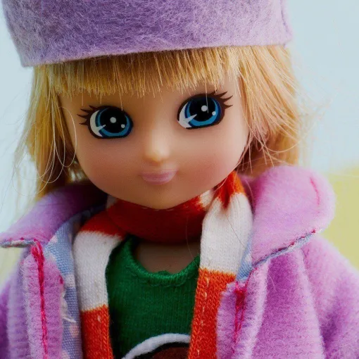 Lottie Doll Autumn Leaves - Image 4