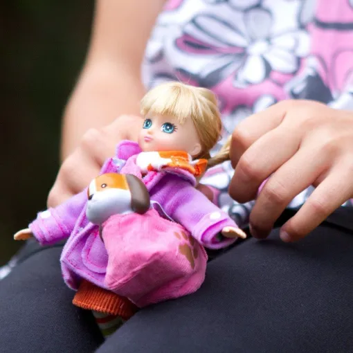 Lottie Doll Autumn Leaves - Image 3