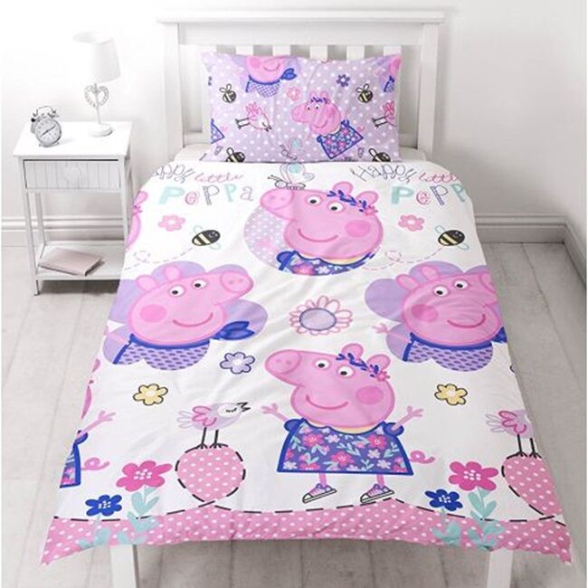 Peppa Pig Happy Duvet Set is a charmingly single bedding set that any young Peppa Pig fan will surely adore. Officially licensed reversible duvet cover