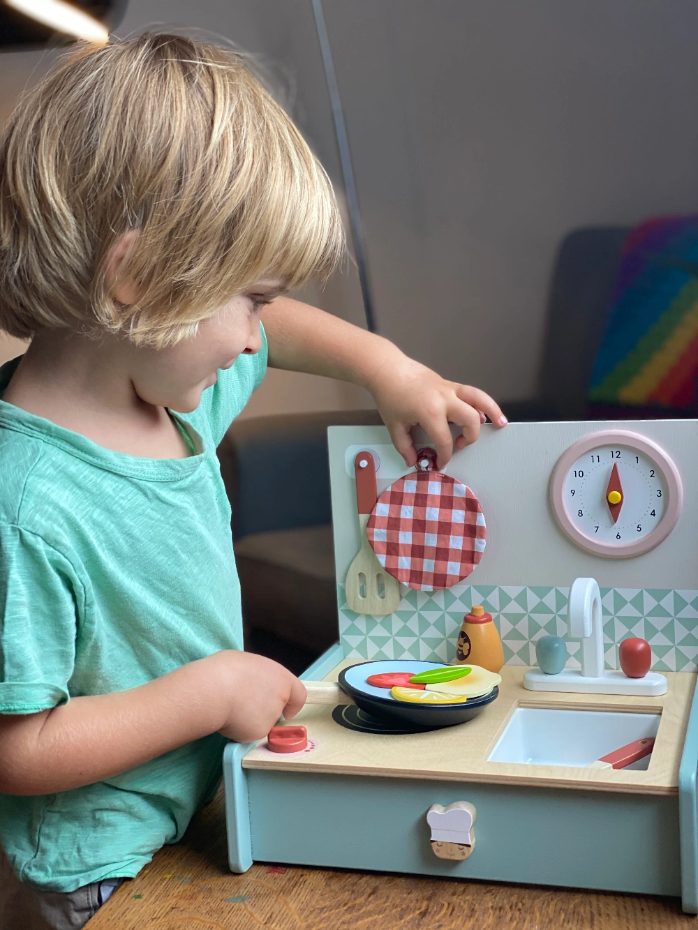Tender Leaf Toys Portable Kitchenette 1